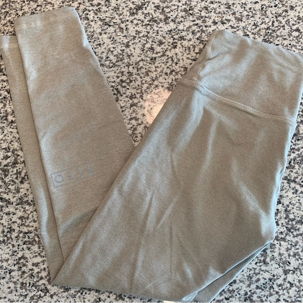 FLEO El Torro 25” Leggings - Bounce Fabric - Seneca Gray - Small